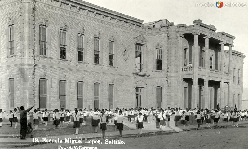 Fotos de Saltillo, Coahuila: Escuela Miguel López