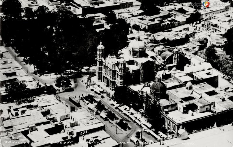 Fotos de Basílica De Guadalupe Antigua, Ciudad De México: Vista aérea sobre la Basílica de Guadalupe