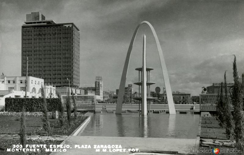 Fotos de Monterrey, Nuevo León: Fuente espejo en la Plaza Zaragoza