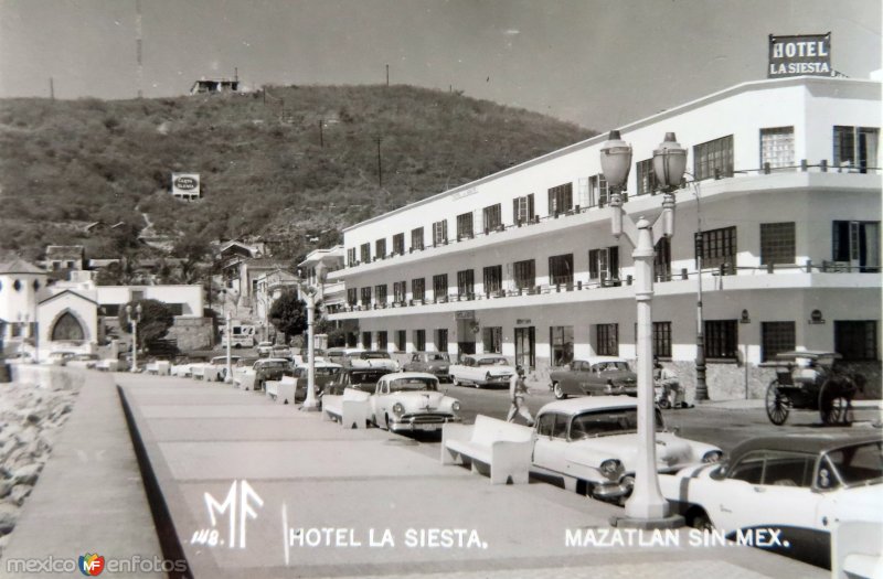 Fotos de Mazatlán, Sinaloa: Hotel La Siesta.( Circulada el 30 de Octubre de 1956 ).