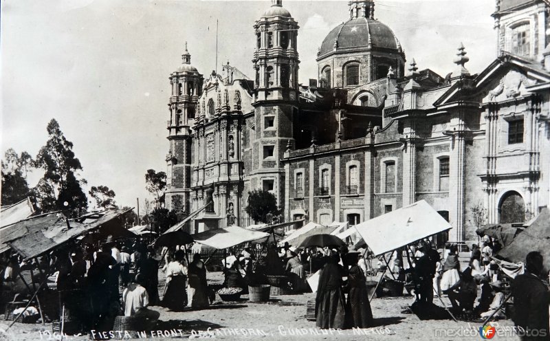 Fotos de Basílica De Guadalupe Antigua, Ciudad De México: Enfrente de la Basilica de Guadalupe Cd de México por elfotografo C B Waite.