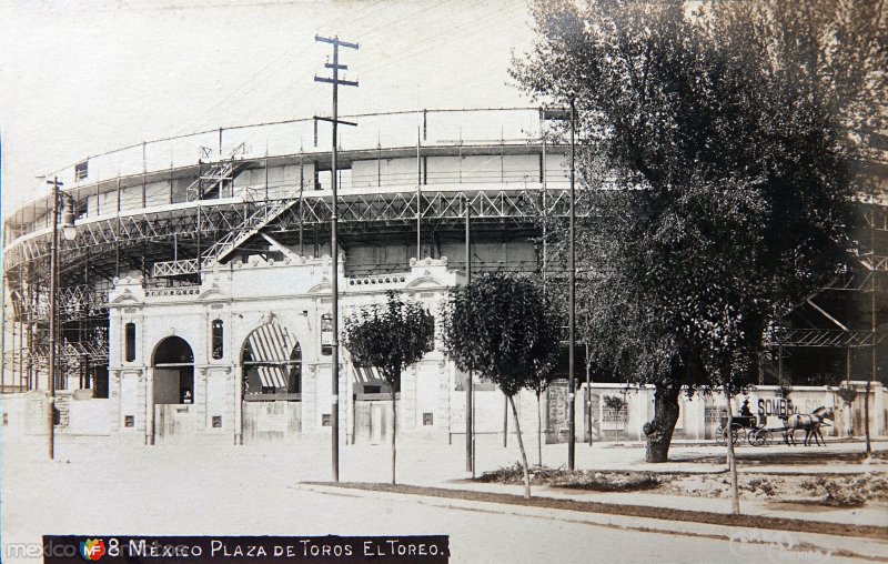 Fotos de Plaza De Toros El Toreo De La Condesa, Ciudad De México: La Plaza de toros El Toreo. por el fotografo Fernando Kososky.