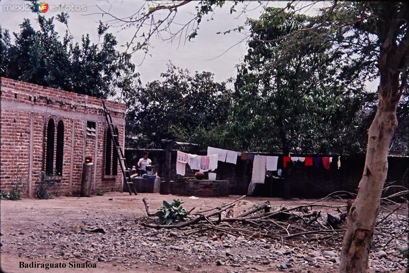Fotos de Badiraguato, Sinaloa: Lavandera.
