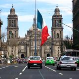 Avenida 20 de Noviembre y Catedral Metropolitana