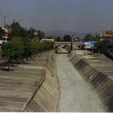 Malecón del Río de los Gómez y el puente del coecillo. León, Guanajuato.