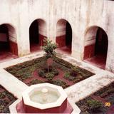 Fuente y claustro del ex-convento dominico de la Natividad, siglo XVI. Tepoztlán, Morelos