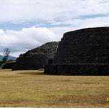 "Yácatas" en la zona arqueológica de Tzintzuntzan, Michoacán