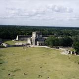 Vista hacia el juego de pelota. Chichén Itzá. 2000