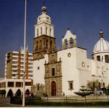 Catedral de Nuestra Señora de la Soledad, de estilo barroco(siglo XVII). Irapuato, Gto. 2001