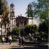 Plaza y Templo de la Santa Veracruz de estilo barroco (1730). DF. 2005