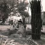 Vendedora de leña en Xochimilco