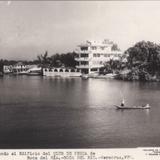 Río Jamapa. Al fondo el edificio del Club de Pesca de Boca del Río