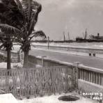 Malecón y vista al Muelle
