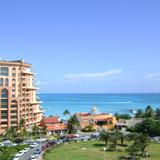Zona hotelera y el mar caribe. Cancún, Quintana Roo. Abril/2012