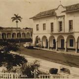 1955. Palacio Municipal y Antiguo Hotel Castellanos ahora Mesón de Santiago