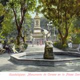 Monumento de Corona en la Plaza San Francisco