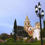 Plaza de la Constitución con la Parroquia al fondo