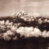 Volcán Iztaccíhuatl, desde la cima del Popocatépetl (circa 1920)