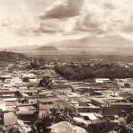 Vista panorámica de Toluca, con el Volcán Nevado al fondo (circa 1920)