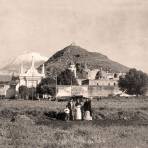 Atlixco, vista típica con los volcanes al fondo.