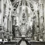 INTERIOR DE CATEDRAL