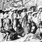 Revolucionarios con sus esposas (Bain News Service, c. 1914)