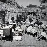 Clases de costura y confecion en Patzcuaro Michoacan en Abril de 1952