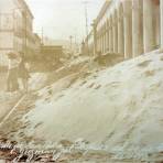 Calle de San Pedro despues de la Erupcion de el Volcan de Colima el 20 de Enero de 1913