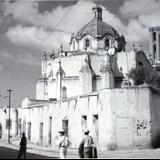 LUGAR DESCONOCIDO Una Iglesia.