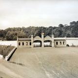 LUGAR DESCONOCIDO un estadio municipal.