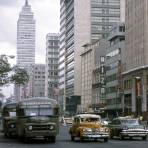 Avenida Juárez y Torre Latinoamericana (1963)