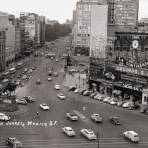 Avenida Juárez y Monumento a Carlos IV