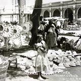 Tipos mexicanos vendedores de sombreros. ( Circulada el 29 de Noviembre de 1935 ).