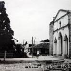 Jardin Alvarez y la Parroquia. ( Circulada el 8 de Septiembre de 1922).