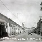 Calle Serdan y Libreria Renacimiento.