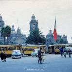 Estacion de tranvias en El Zocalo Ciudad de México 1953