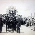 Desfile de carros alegoricos Fiestas del Centenario ( Sep-1910 ) por el  Fotógrafo Fernando Kososky.