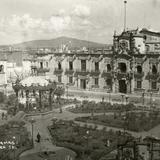 Plaza de Armas y Palacio de Gobierno