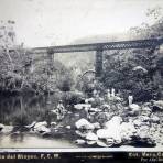 Puente de Atoyac F C M Por el Fotógrafo  Abel Briquet ( Circulada el 22 de Febrero de 1907 ).