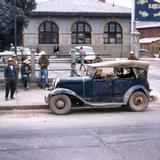 Frente a la estación del Ferrocarril Nacional (1954)