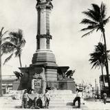 Monumento a Juárez dañado por el bombardeo durante la invasión estadounidense de 1914