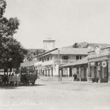 Plaza Principal y gasolinería